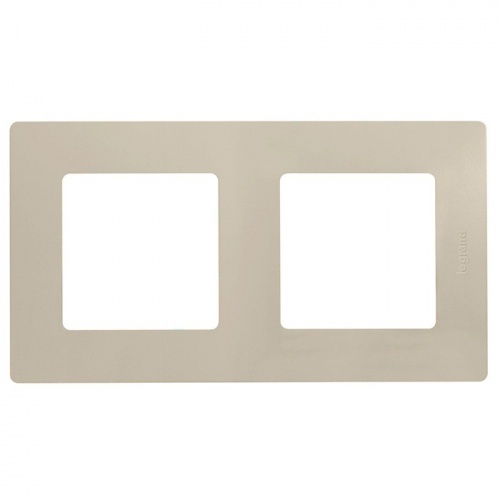   Legrand Etika 672512  