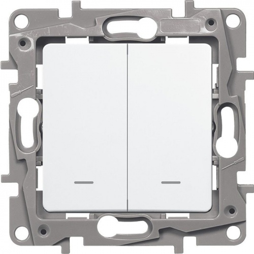   Legrand Etika 672216    