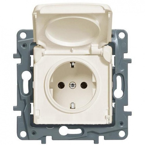   Legrand Etika 672332          