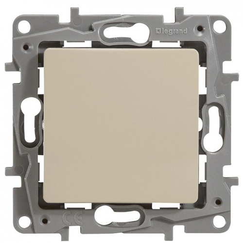   Legrand Etika 672305  